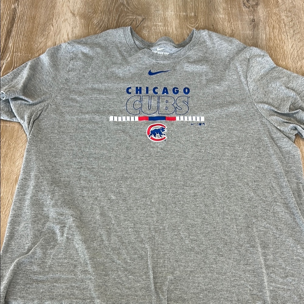 Nike Gray Chicago Cubs Shirt